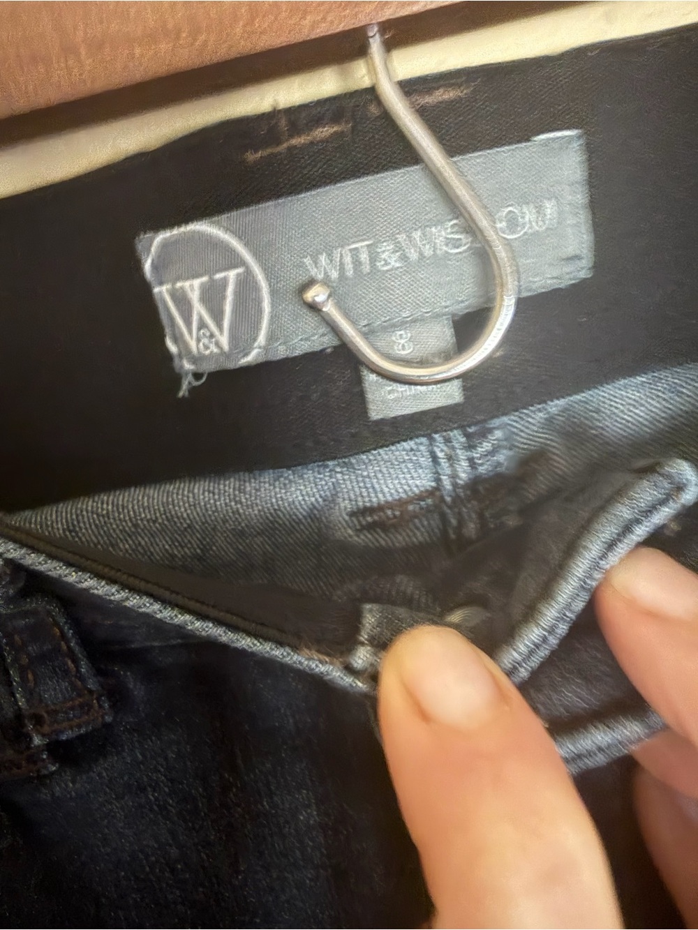 Wit & Wisdom Women's Brittany Mid-Rise Baby Bootcut Jeans size 8 - Picture 3 of 4